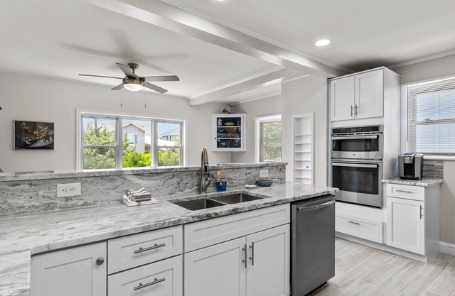 The Gray Whale Cottage-Pet Friendly Home