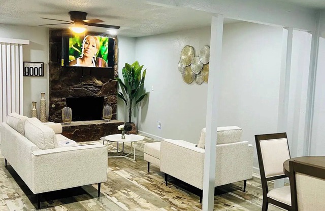 The Great Experience in Tulsa with AC, WiFi & all the needed amenities.