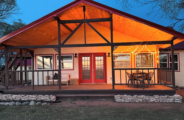The Great Sand Dunes Cottage charming 3 bedroom w/WiF & spacious yard