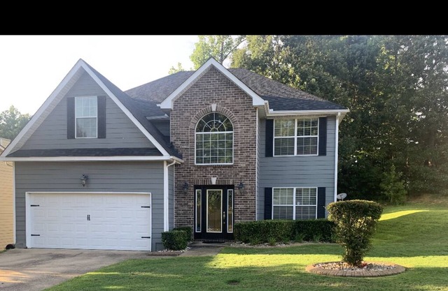 The Grove! This is a beautiful 4 bedrooms and 3 bathroom house!!
