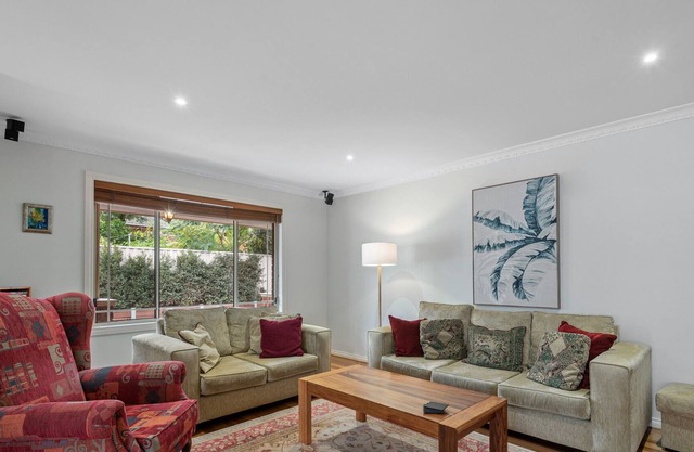 "The Gums" Charming 3-bed Family Home