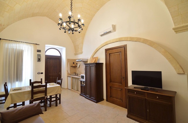 The Hall of Arms, Apartment for Holidays, Oria, Puglia, Italy