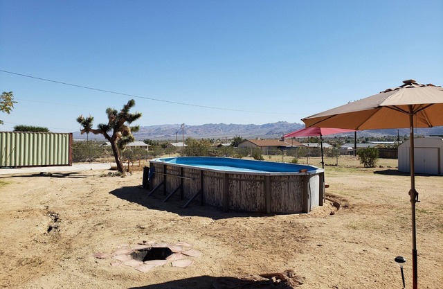 THE HARDROCK HOUSE J.T. pool pet friendly fenced yard