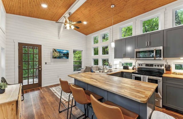 The Hickory Tiny Home in Menlo!