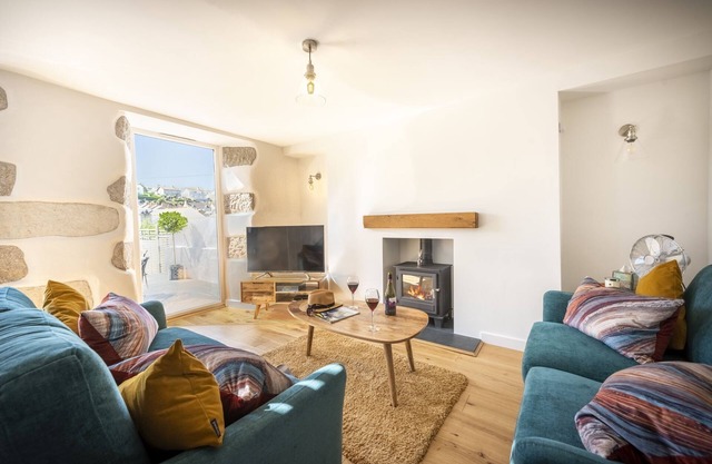 The Hideaway - a house that sleeps 4 guests in 2 bedrooms