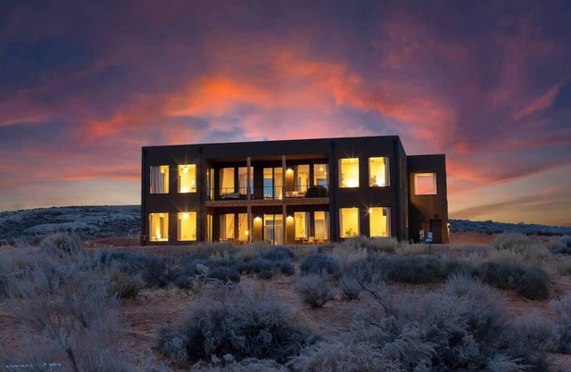 [The Highlander] Luxe, Hot Tub, Firepit, Views