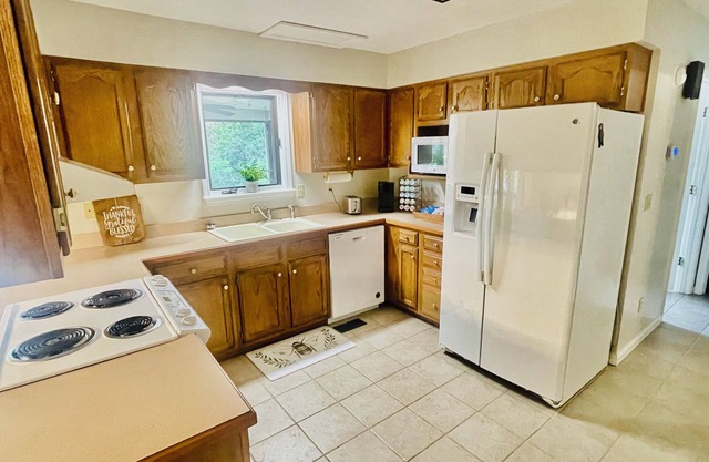 The Honey Spot! Your Quiet retreat in Rineyville.