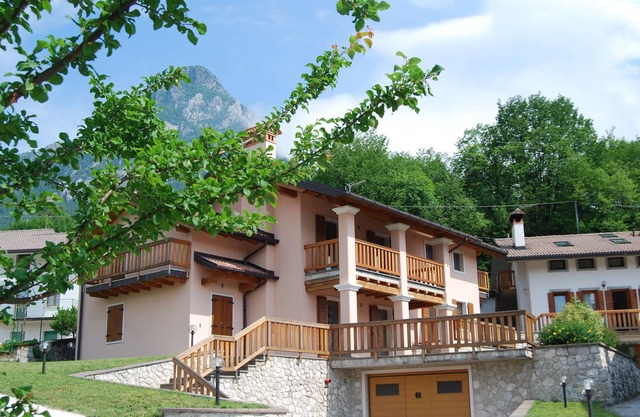 THE HOUSE OF THE HOUSE DE BEPI