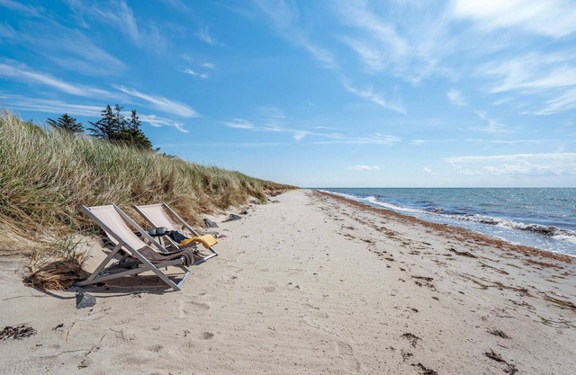 The house offers you a private garden and proximity to the sea.