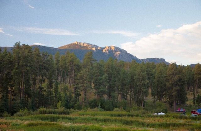 The Hynes Cabin- 1925 Renovated Classic with Stunning Views