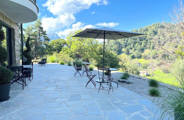 The Iconic Lodge: an authentic experience in the heart of the Bellagio hills.