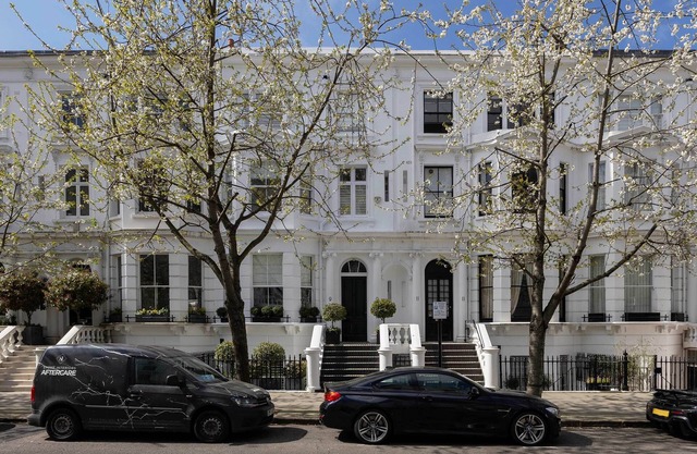The Kensington Townhouse, by Veeve