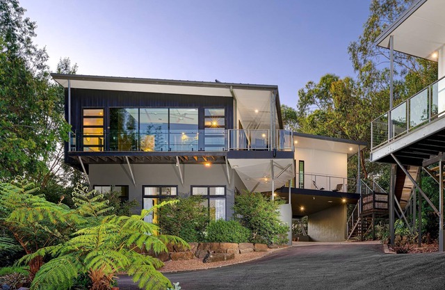 The Lake House and Ocean View Villa - Stunning Home With Magical Lake Views