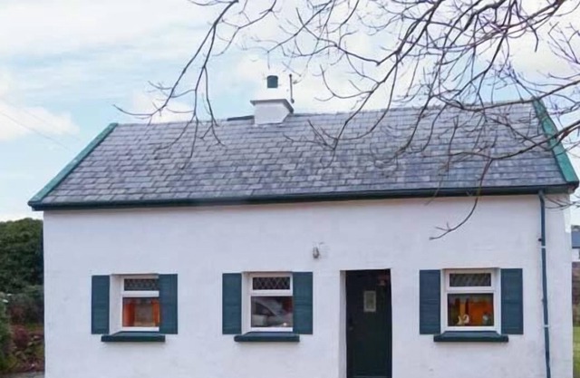 THE LAKE HOUSE, CONNEMARA in Lettermullen, County Galway