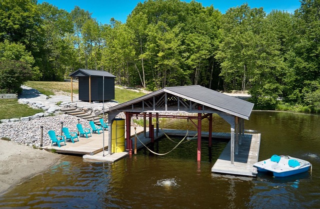 The Lake House! Private 3.6 Acres Family Retreat!