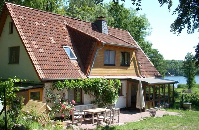 The lake house - the most beautiful place for relaxing holidays and family reunions