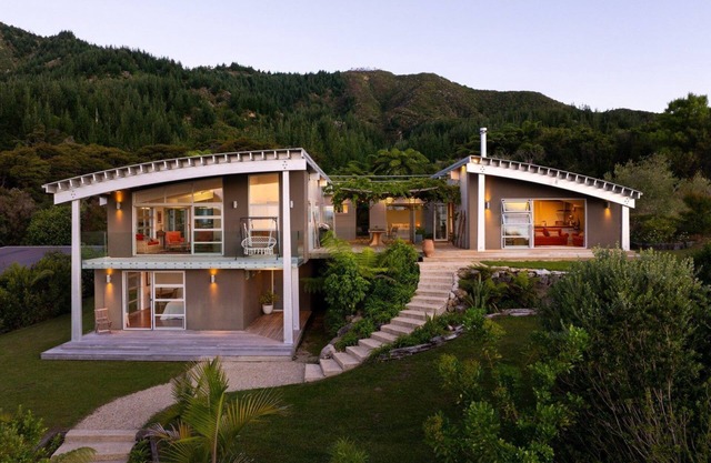 The Land - Paradise to Share in Ligar Bayn