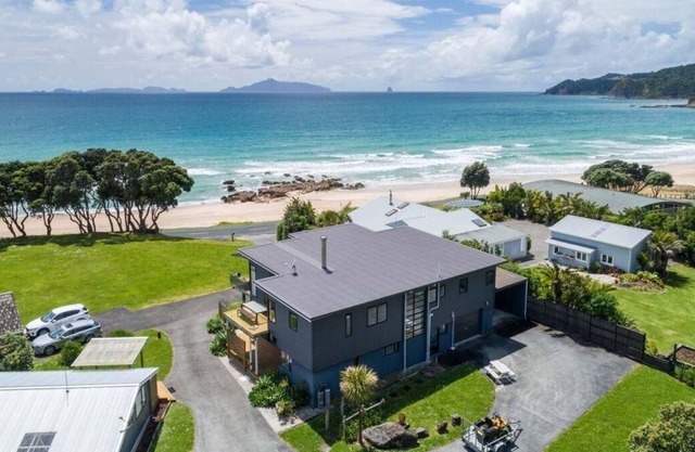 The Langs - Large, modern, sunny holiday with stunning views a stone's throw from Langs beach