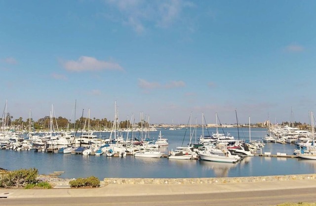 The Larkin Lookout - Glorietta Bay Views, Across the Street from the Del & Beach