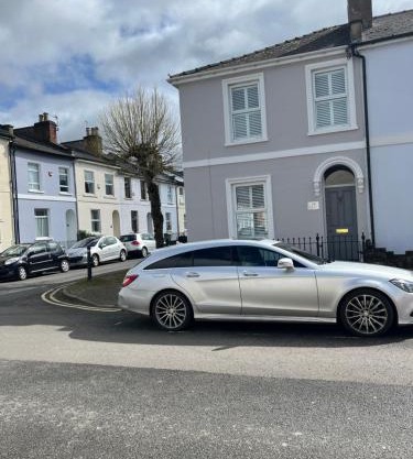 The Lily Pad - Cheltenham Townhouse, a short walk to Town Center and Racecourse