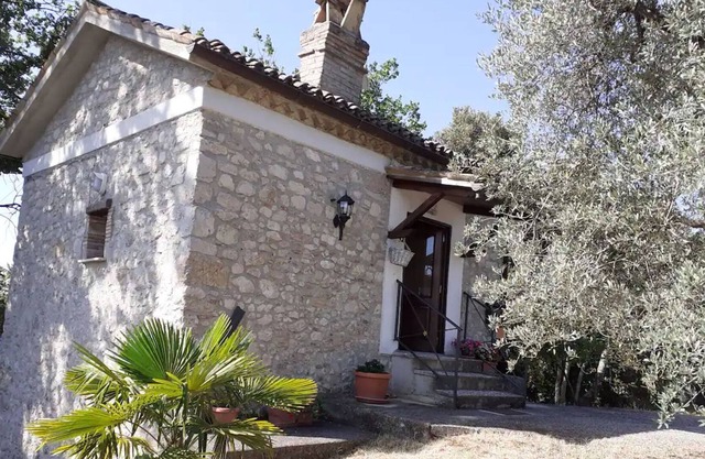 The little house of Vacone Italy
