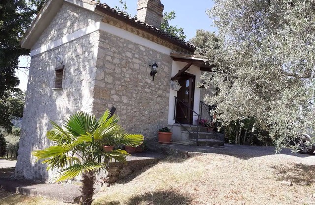 The little house of Vacone Italy