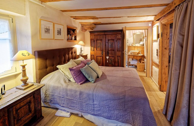 The Little Wolf* romantic 5* nest with balcony overlooking the garden. Quiet