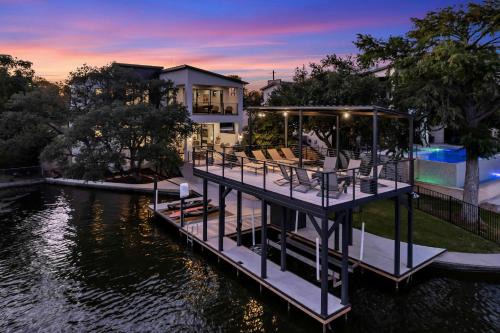 The Live Oaks at Highland Haven with Concierge Services