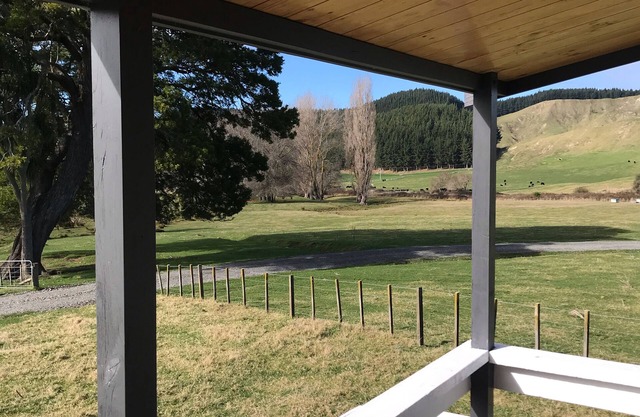 The Lockwood Farm Stay: Your Fully Equipped Rural Retreat