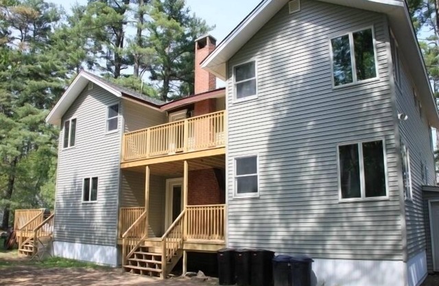 The Lodge - 6 bedroom/7 bathroom Family Friendly House with Lake Views