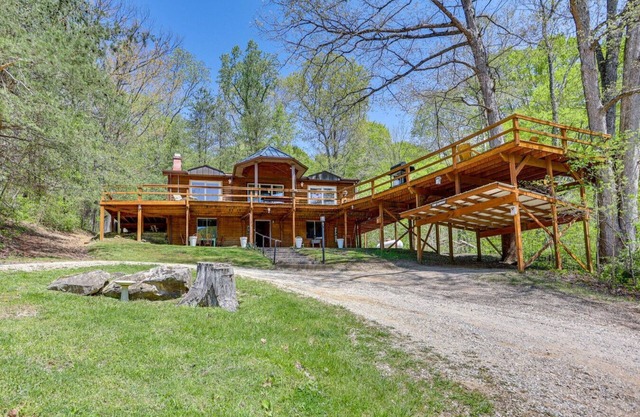 The Lodge At White Oaks Cabins