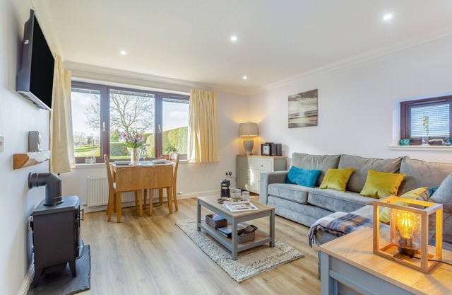 The Lodge - Insch - Two Bedroom House, Sleeps 3