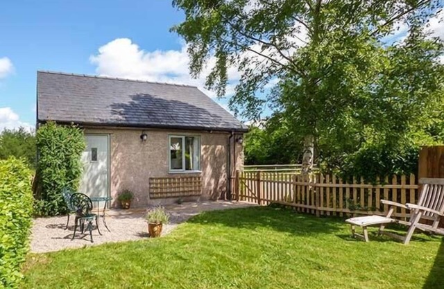 THE LODGE, LOWER TREFEDW, pet friendly in Pandy, South Wales