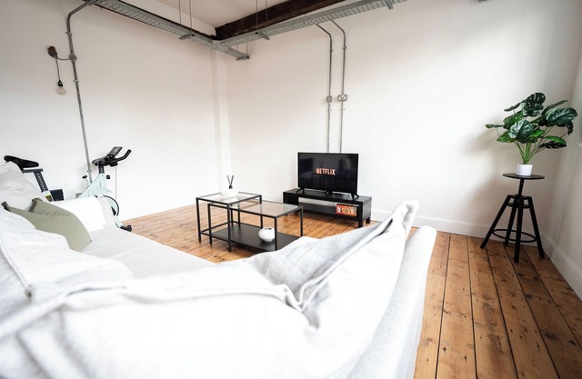 The Loft - Luxe Norwich City Centre Penthouse Apartment