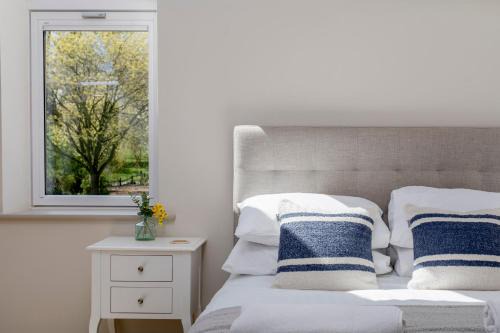 The Loft - Rural setting with parking