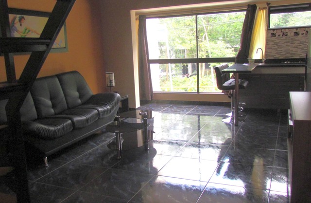 The Lofts @ 11 - 1 Bedroom Apt 201 AC, Hot Tub, With Office Loft, WiFi