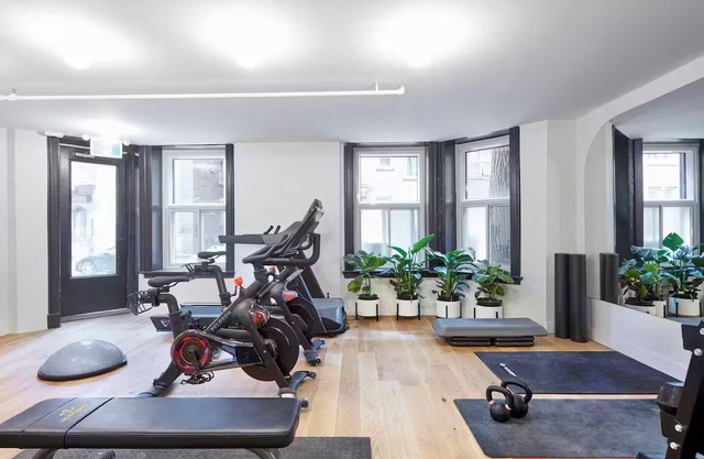 The London – 3-Bedroom, 1.5-Bath Apartment in Downtown Montreal with Parking