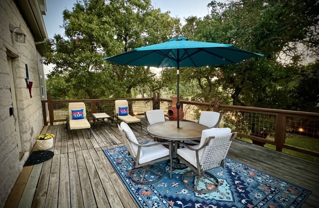 The Lonestar: Pool + Private Deck + Firepit
