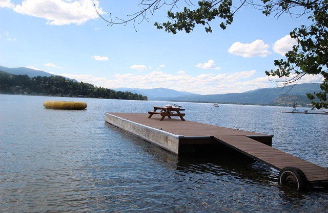 The Lookout Is A Cozy Cabin At Blind Bay Hideaway On The Beautiful Sunny Shuswap