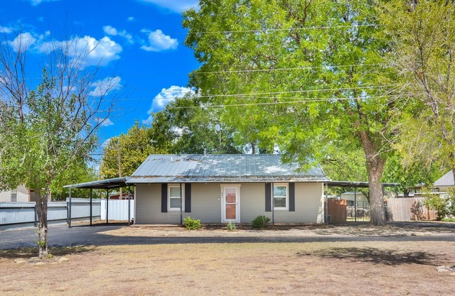 The Lookout is a relaxing, pet friendly experience minutes from Abilene!