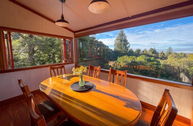 The Lookout: Waterfalls & Ancient Forest Walks-Peel Forest Boutique Holiday Home