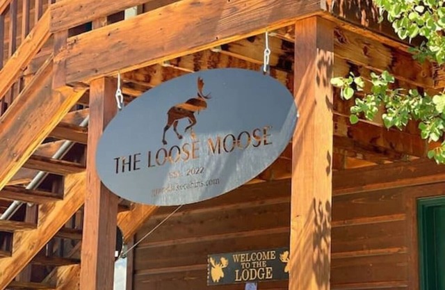 The Loose Moose Lodge #3 at Downtown Grand Lake near RMNP Entrance