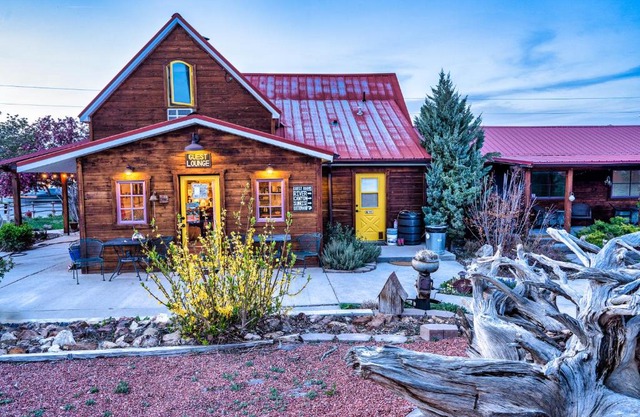 The Loubird Inn