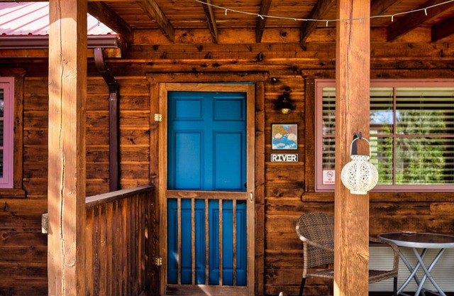 The Loubird Inn