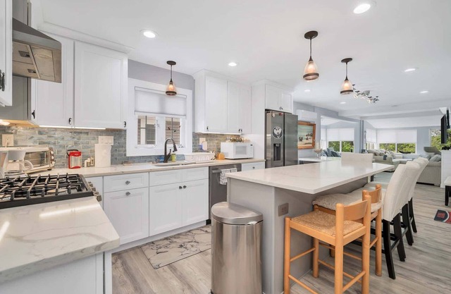 The Lounge House | Giants Neck Beach, Water Views and Coastal Comfort