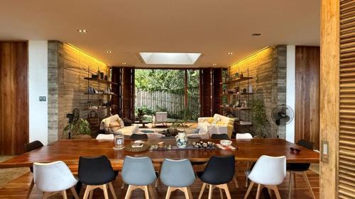 The Louvers House