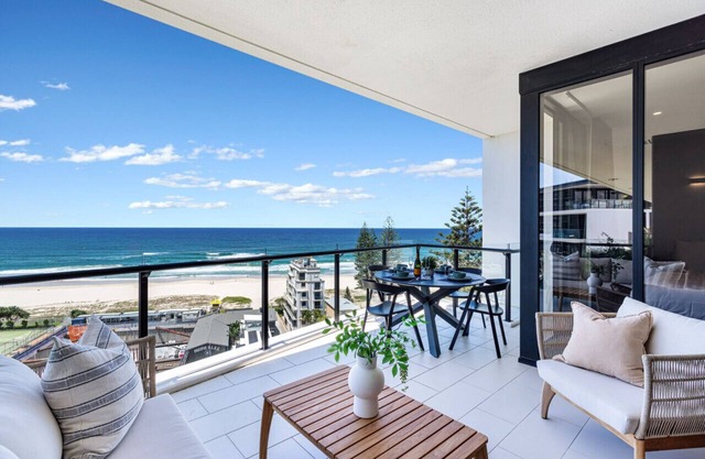 The Luxe Surf & Sea Suite