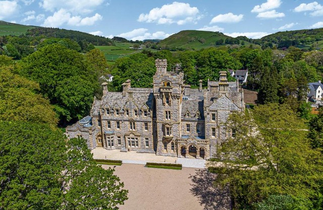 The Mabel Suite Stone Cross Mansion
