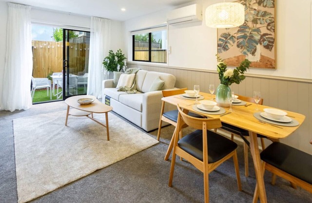 The Majestic Retreat 2 bed 2 bath CBD