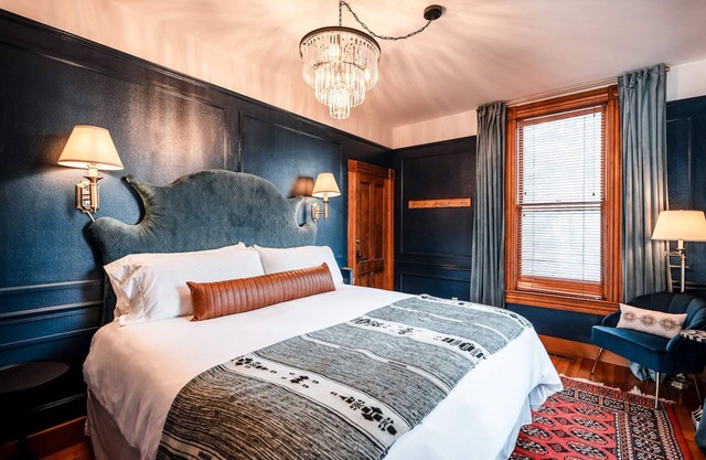 The Matriarch| Suite 3 | Pet friendly